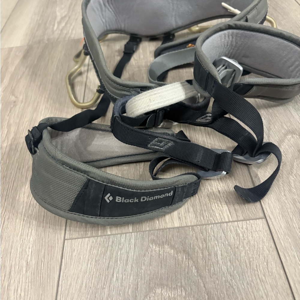 Black Diamond Momentum  Slate Harness belt Small (27-30”)
